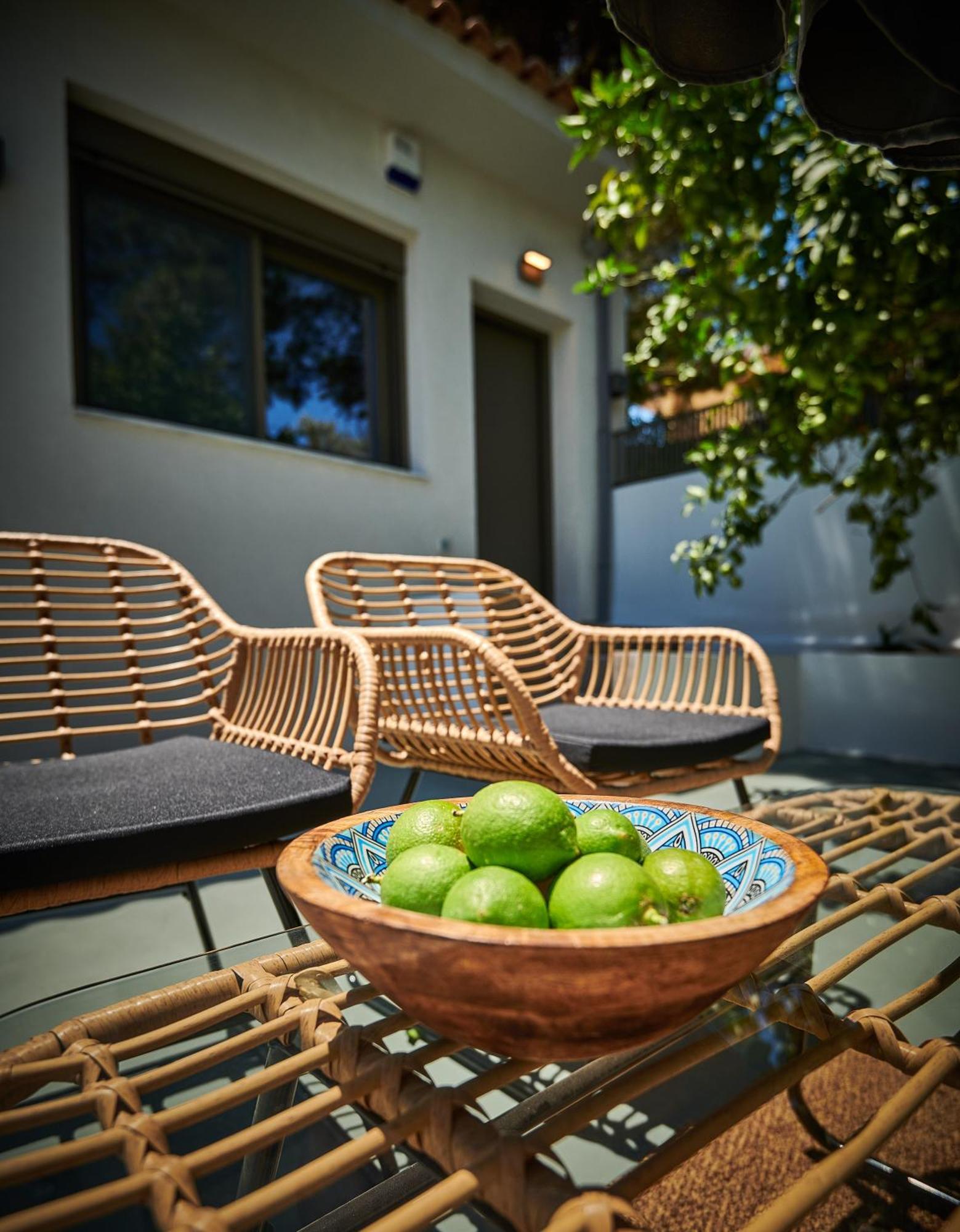 The Lemon House Apartment Artemida  Bagian luar foto