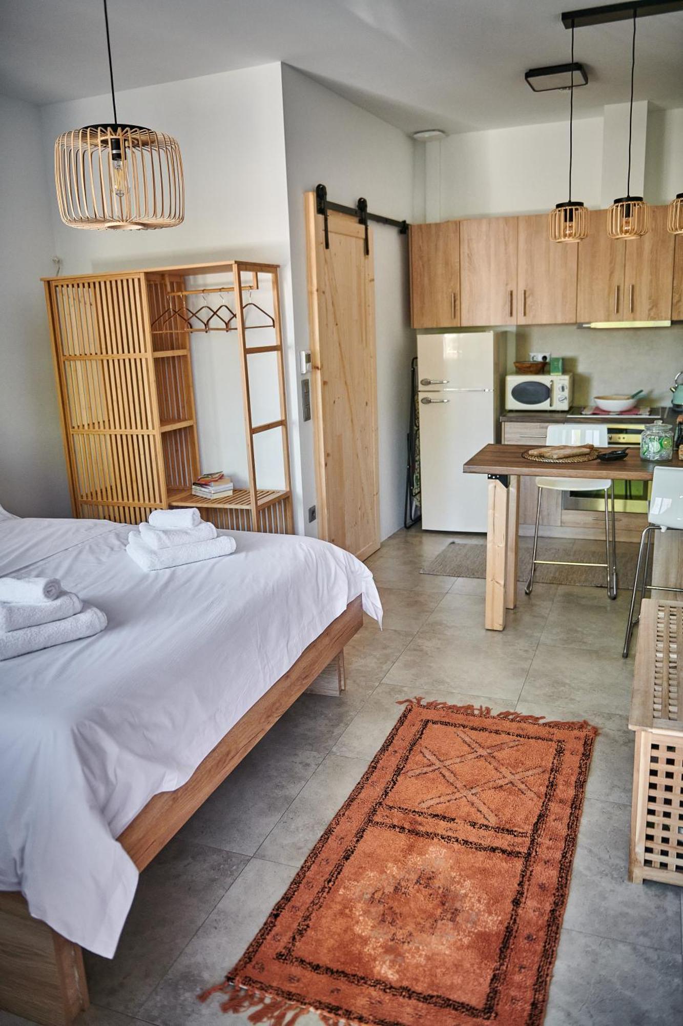 The Lemon House Apartment Artemida  Bagian luar foto