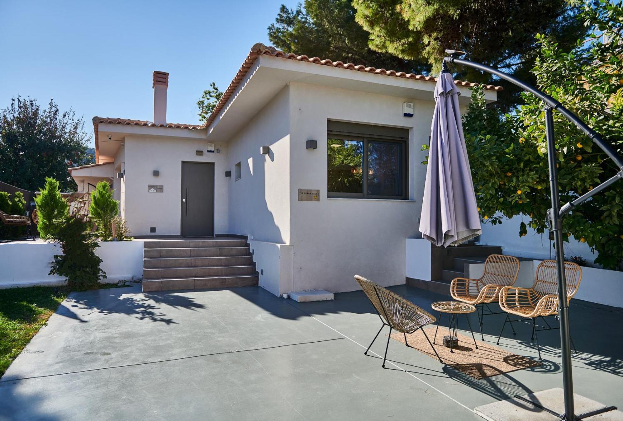 The Lemon House Apartment Artemida  Bagian luar foto
